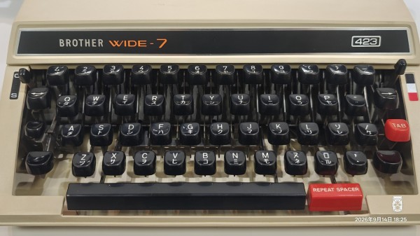 推定1973/昭和48/BROTHER/WIDE-7 423/Portable Typewriter/カナ英文
