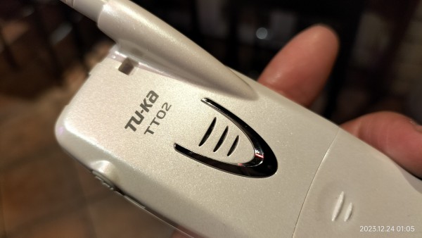 ツーカー tel-me-AQUA 実機 動作品 付属品有 TU-KA TT02 1999/平成11/TOSHIBA/TT02/TU-KA/ : Extinct Media Museum