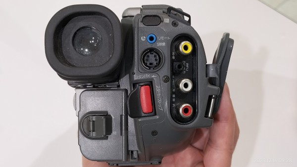 1992/平成4/SONY/CCD-TR1/Hi8 HandyCam/8ミリビデオ