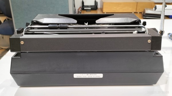 1970?/昭和45/シルバー精工/SILVER REED 810N/タイプライター