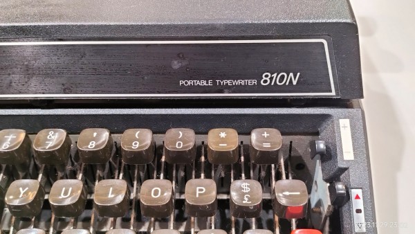 1970?/昭和45/シルバー精工/SILVER REED 810N/タイプライター
