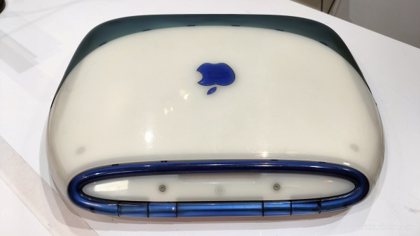 1999/平成11/Apple/iBook G3/FireWire/iMac to go/クラムシェル 1999/平成11/Apple/iBook G3/FireWire/iMac to go/クラムシェル