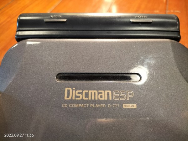 1995/平成7/SONY/D-777/Discman ESP/1vit DAC/AVLS/DBB/ガム型充電池を初採用したDiscman/ :  Extinct Media Museum：絶滅メディア博物館