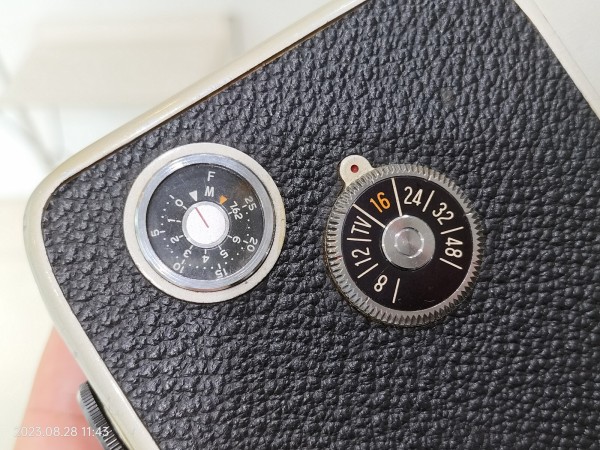 1960/昭和35年/瓜生精機/Cinemax 8E AUTO ZOOM/TTL測光/光学3倍 1960/昭和35年/瓜生精機/Cinemax 8E AUTO ZOOM/TTL測光/光学3倍