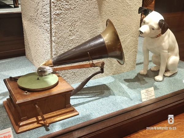 研究】一匹の犬からHMV、Victor、日本ビクターへ : Extinct Media