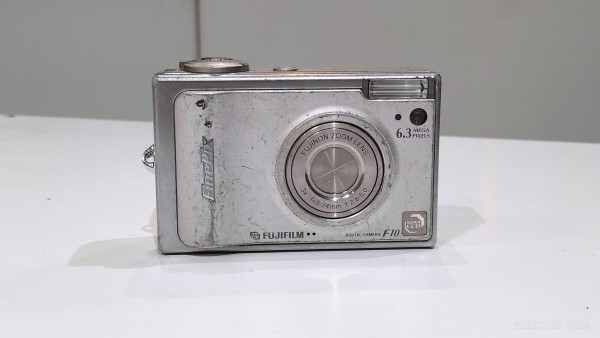 2005/平成17/FUJIFILM/FinePix F10/630万画素/XDピクチャー
