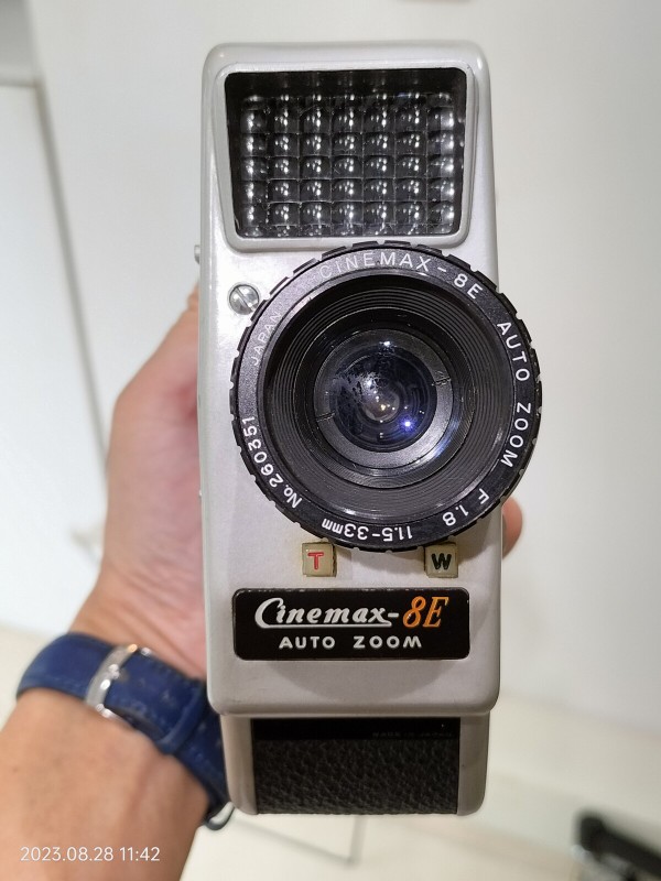 1960/昭和35年/瓜生精機/Cinemax 8E AUTO ZOOM/TTL測光/光学3倍ズーム/3本ターレットのCINEMAX-8  TRIAUTOのズームレンズ版/ : Extinct Media Museum | 絶滅メディア博物館