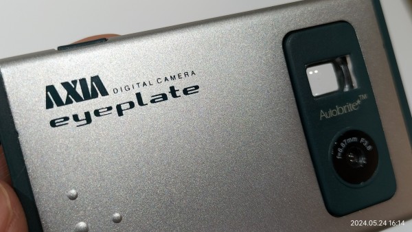 AXIA　eyepLate アイプレート　デジカメ　昭和レトロ　カメラ　ジャンク 2001/平成13/AXIA/eyeplate/カード型デジタルカメラ/薄さ6mm/31