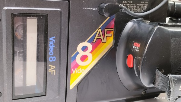 1985/昭和60/SONY/CCD-V8AF/初代8ミリビデオカメラCCD-V8のAF追加版/ : Extinct Media Museum |  絶滅メディア博物館