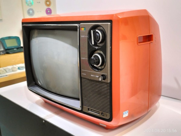 1980/昭和55/SANYO/C-14A2/サンヨー/カラーテレビジョン/ブラウン管テレビ/IC・トランジスタ式/ : Extinct Media  Museum | 絶滅メディア博物館