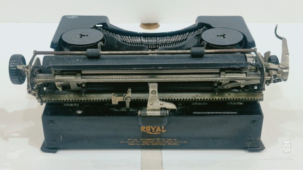 1936/昭和11/ROYAL/Model O/Touch Control/Portable Typewriter