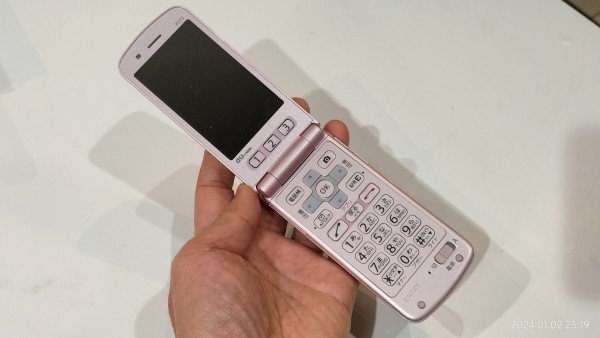 新品 au 簡単ケータイ K010 ガラケー 整理番号7 新品 au 簡単ケータイ