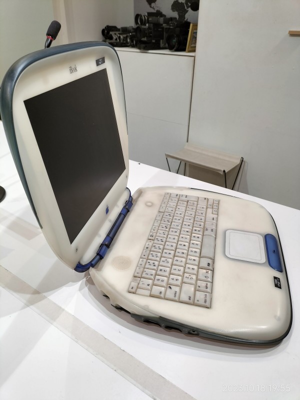 1999/平成11/Apple/iBook G3/FireWire/iMac to go/クラムシェル