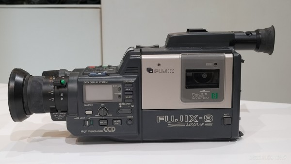 1988/昭和63/FUJIFILM/FUJIX-8 M600AF/8ミリビデオ/ファインダー固定/ : Extinct Media Museum |  絶滅メディア博物館