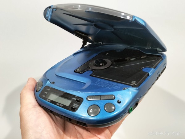 1994/平成6/AIWA/XP-80G/絵の出るCDグラフィックス対応/COMPACT DISC