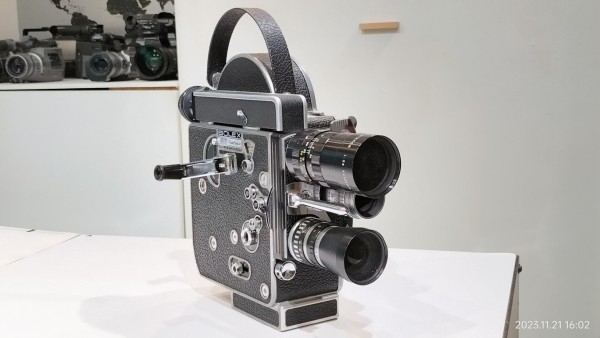 1956/昭和31/Bolex/H-16 REFLEX/16mm Film Camera/3本ターレット/ゼンマイ式/ : Extinct Media  Museum | 絶滅メディア博物館