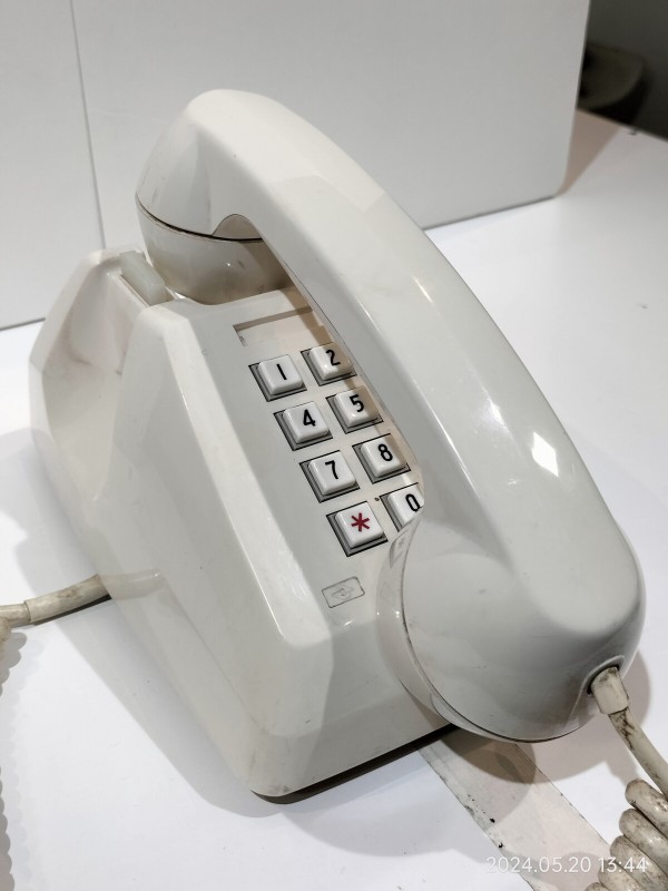 米軍実物】有線電話機 TA-1042A/U 1989年製 動作不明