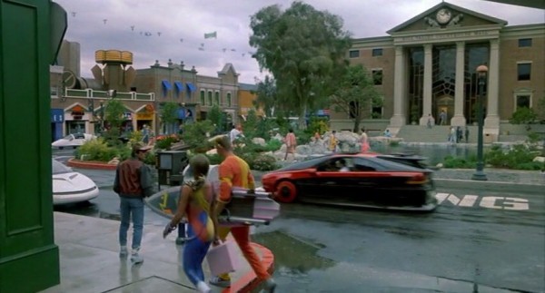 バック・トゥ・ザ・フューチャーPART2のどこにブレードランナーの
