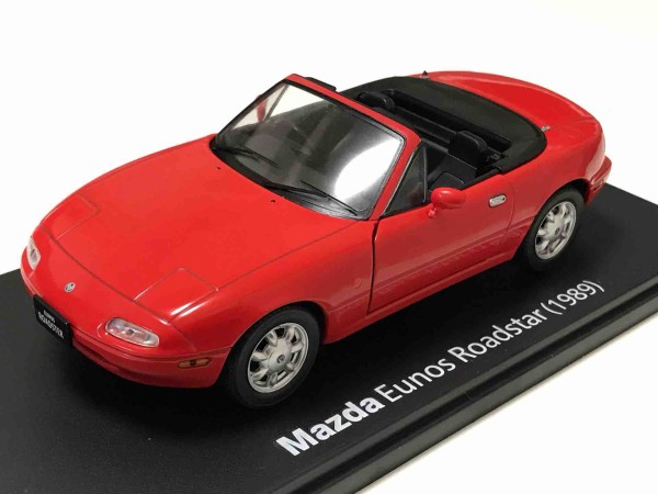 アシェット国産名車コレクションのユーノスロードスター！1/24デカい
