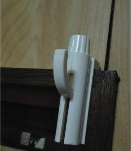 豆知識 小窓用に100均グッズでカーテンをつける 節約 白キジの日常