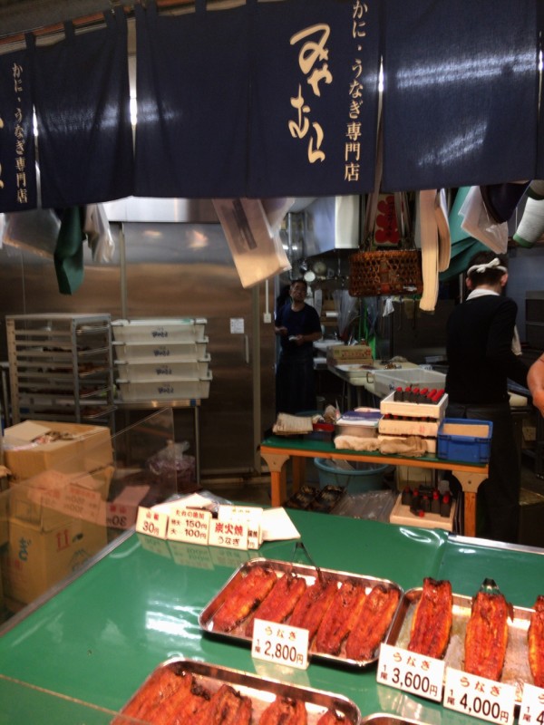 蟹 鰻専門店 みやむら 鰻を仕入れに金沢近江町市場へ Fleur De Coeur ココロノハナ
