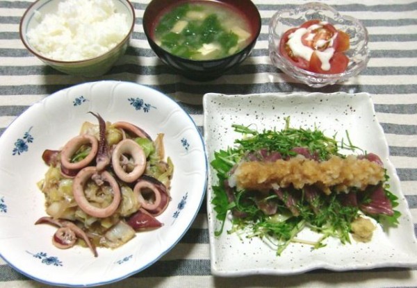 鰹の大根おろし乗せ お刺身サラダ イカとキャベツの野菜炒め 簡単 おいしい 毎日の献立レシピ 母のキッチンのぞき見ブログ