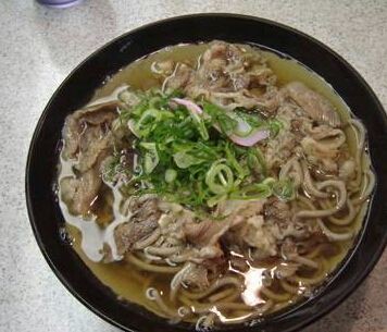 思い出のb級グルメ 関西の 駅の立ち食いうどん そば の定番メニュー 肉そば 関東b級グルメドライブ ちょに らいでん がメタボで帰還