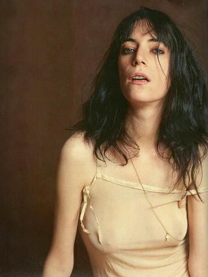 Because The Night / ビコーズ・ザ・ナイト（Patti Smith Group