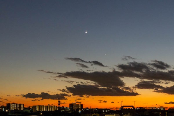 三日月と金星と雲の中にたぶん木星 枚方フォト 枚方つーしん