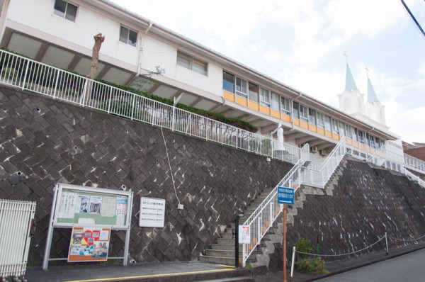 京阪電車の枚方市駅近くから見える教会の屋根の色は何色 ひらかたクイズ 枚方つーしん