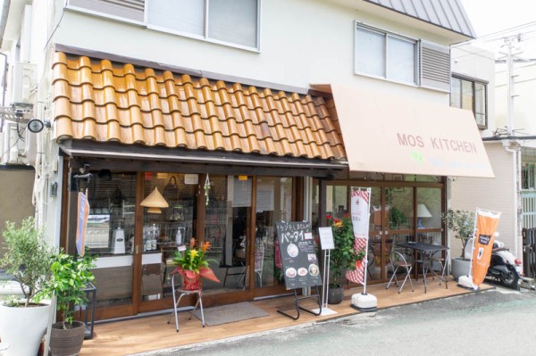 河内磐船と河内森の駅間のタイ料理 雑貨のお店 Mos Kitchen がリニューアルオープンしてる 枚方つーしん