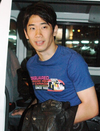 サッカー日本代表 １０番 香川の服がダサい ひれつ症候群