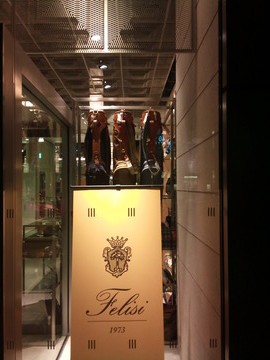 フェリージのゴルフバッグって デパ地下バイヤーのチョイ悪日記