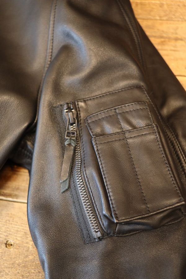 KADOYA コヨーテ皮製寒冷地用フライトジャケット　サイズLL 米軍の寒冷地用フライトジャケット「N-2B」をベースにKADOYAが