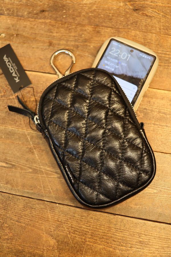 カドヤ KADOYA アルタケイス 廃版レザーサコッシュ 極美品 ピンバッジ