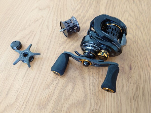 アブ　Revo ALC BF7 カスタム　LTX  BF8 リール　右巻き アブ Revo ALC BF7 カスタム LTX BF8 リール 右巻きの通販 by