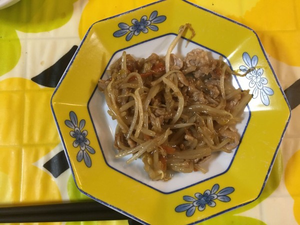 豚バラともやし炒め中華風 毎日が日曜おじさんの料理 競馬