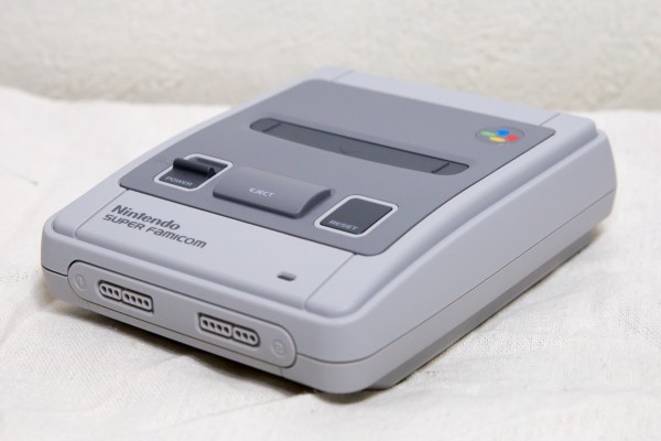 ニンテンドークラシックミニ スーパーファミコン とモバイルモニタを繋げてどこでもスーファミ 隠れオタクの秘密基地