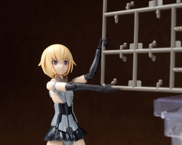 フレームアームズ ガール 轟雷 製作03 イノセンティアのパーツを使ってアップデート こーのーどちゃかてきんl 立体版