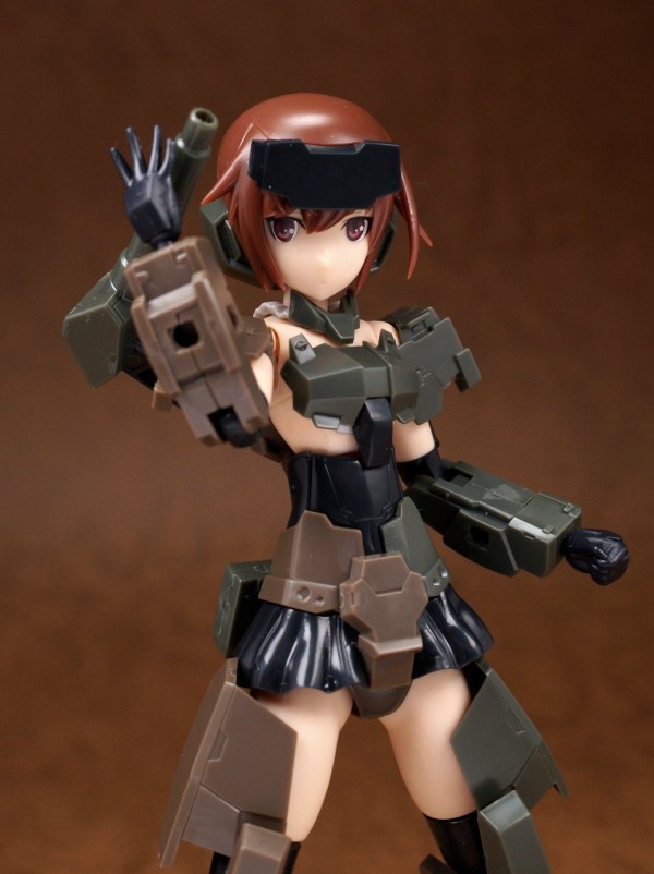 フレームアームズ・ガール轟雷 10式V e r.［With リトルアーモリー］ みじかい