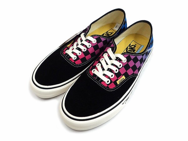 Vansカラフルお洒落 Customs Rainbow Checkerboard Authentic in Multicolour| Vans UK