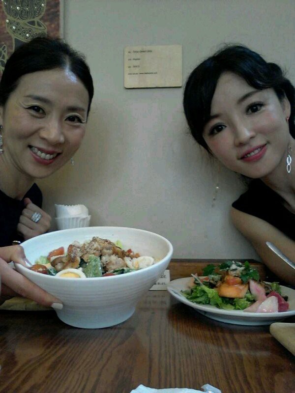 美女とお食事 もっちーのヨガ日記