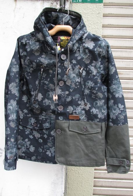 Bohemians 花柄 マウンテンパーカー BOHEMIANS 花柄 マウンテンパーカー
