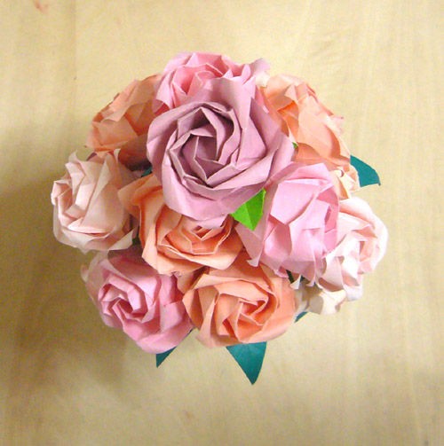 折り紙 薔薇の花でフラワーアレンジメント 紙ログ