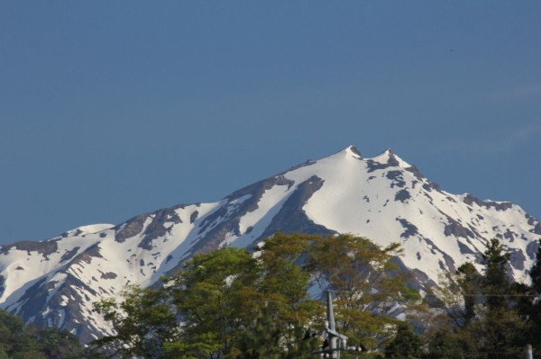 谷川岳残雪景色 物語のいでき始めのおや 月夜野アーカイブ