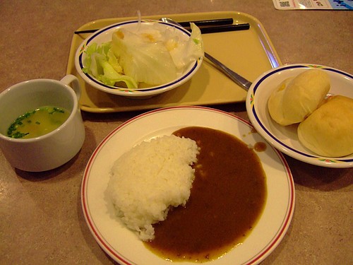 ステーキガストでサラダバーやカレーを食べる 鳥取グルメランチと家族とオレ