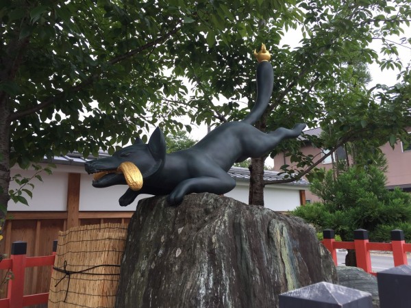 ５．伏見稲荷大社（京都府京都市） : 神社と寺と交通安全ステッカー