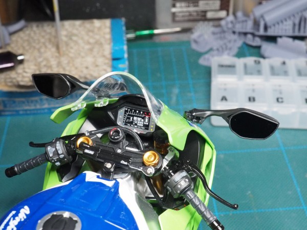作る MENG Model カワサキNinja ZX-10R 1/9「その7 Step41-50&Self