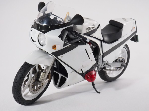 作る ハセガワ スズキGSX-R750白バイ仕様「逮捕しちゃうぞ」 1/12