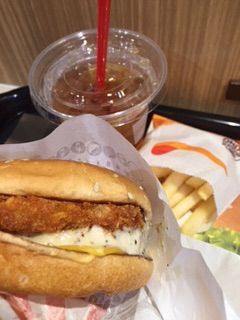 バーガーキングのハッシュ チーズ 楽しいことだけ覚えていたい